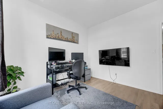 249 Clockwork Dr, Brampton 2