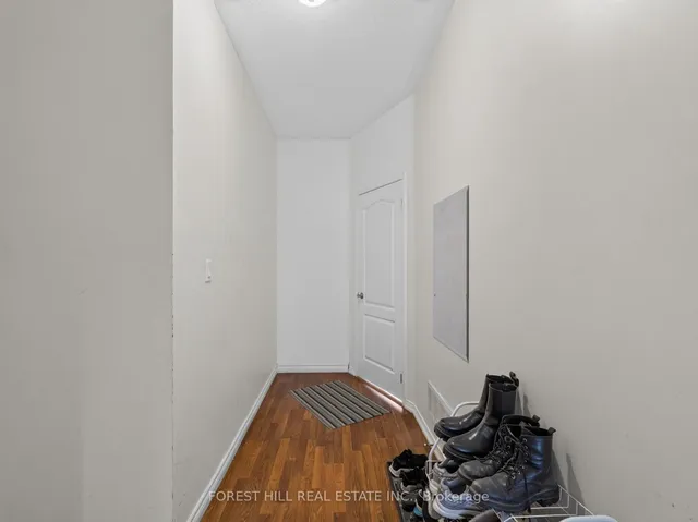 4 Evelyn Wiggins Dr, Toronto 3