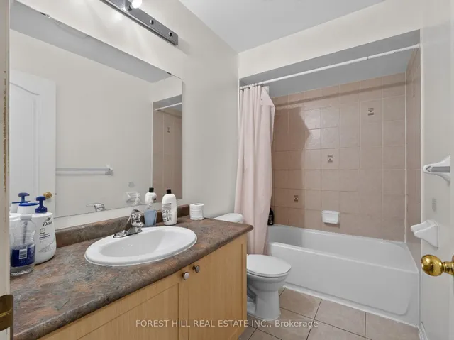 4 Evelyn Wiggins Dr, Toronto 5