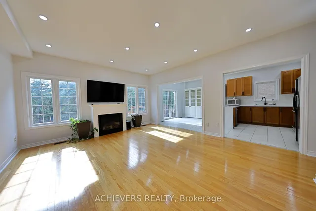 62 Sir Jacobs Cres, Brampton 2