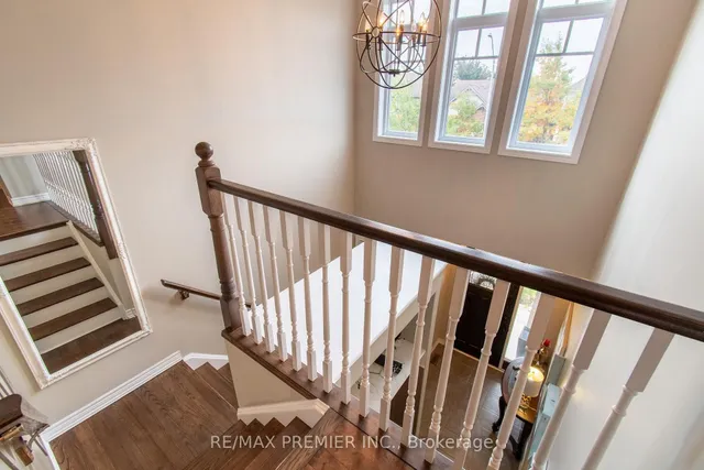 37 Wardlaw Ave, Orangeville 4