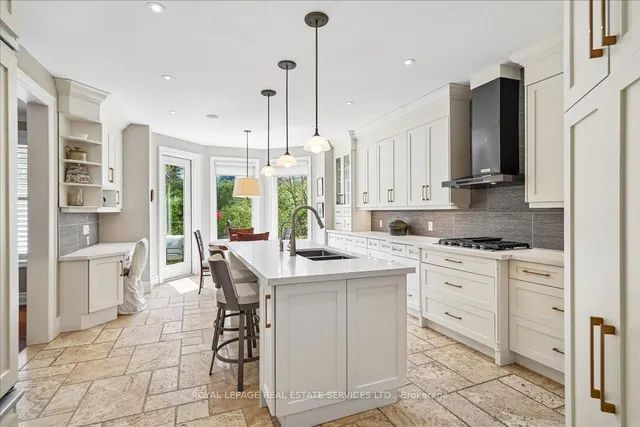1726 The Pines, Mississauga 5