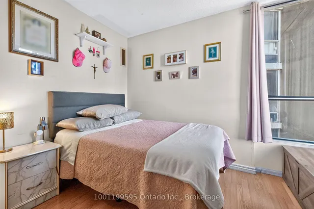 10 Martha Eaton Way #1211, Toronto 4
