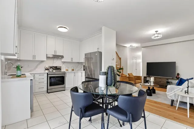 2307 Stone Glen Cres, Oakville 3