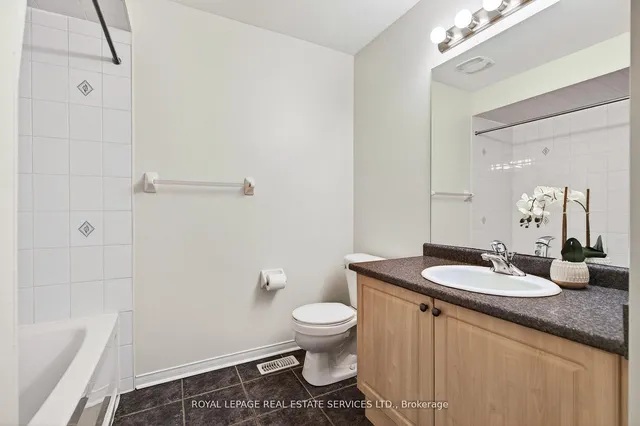 2307 Stone Glen Cres, Oakville 4