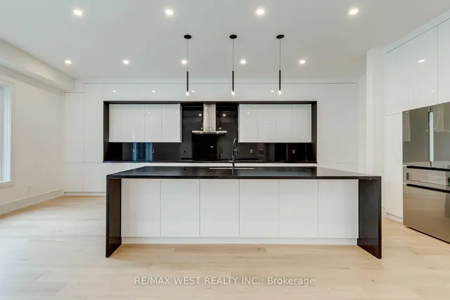 3 Amber Cres, Toronto 2