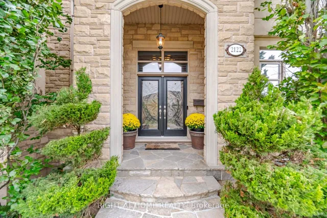 2122 Law Hill Gate, Oakville 5