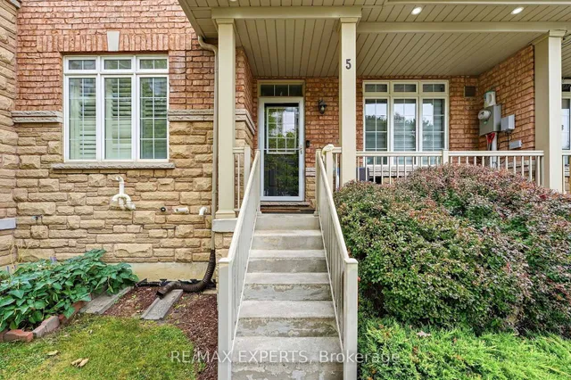 5 Parrotta Dr, Toronto 4
