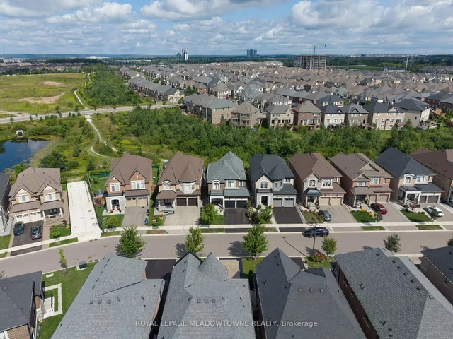 461 Parent Pl, Milton