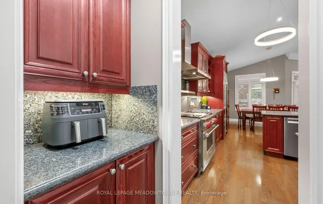 5 McNutt St, Brampton 2