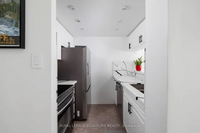 880 Dundas St #909, Mississauga 5