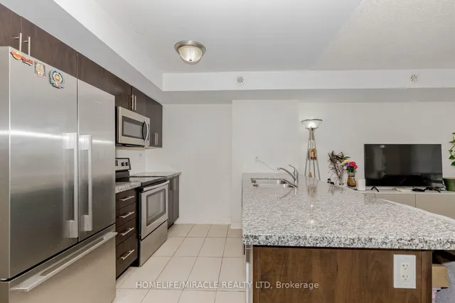 100 Dufay Rd #29, Brampton 5