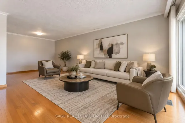 21 Debby Crt, Toronto 4