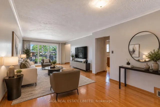 21 Debby Crt, Toronto 5