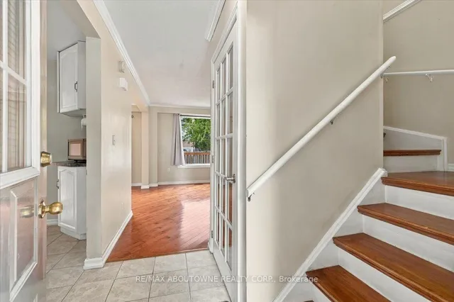 2197 Pembroke Crt, Burlington 2