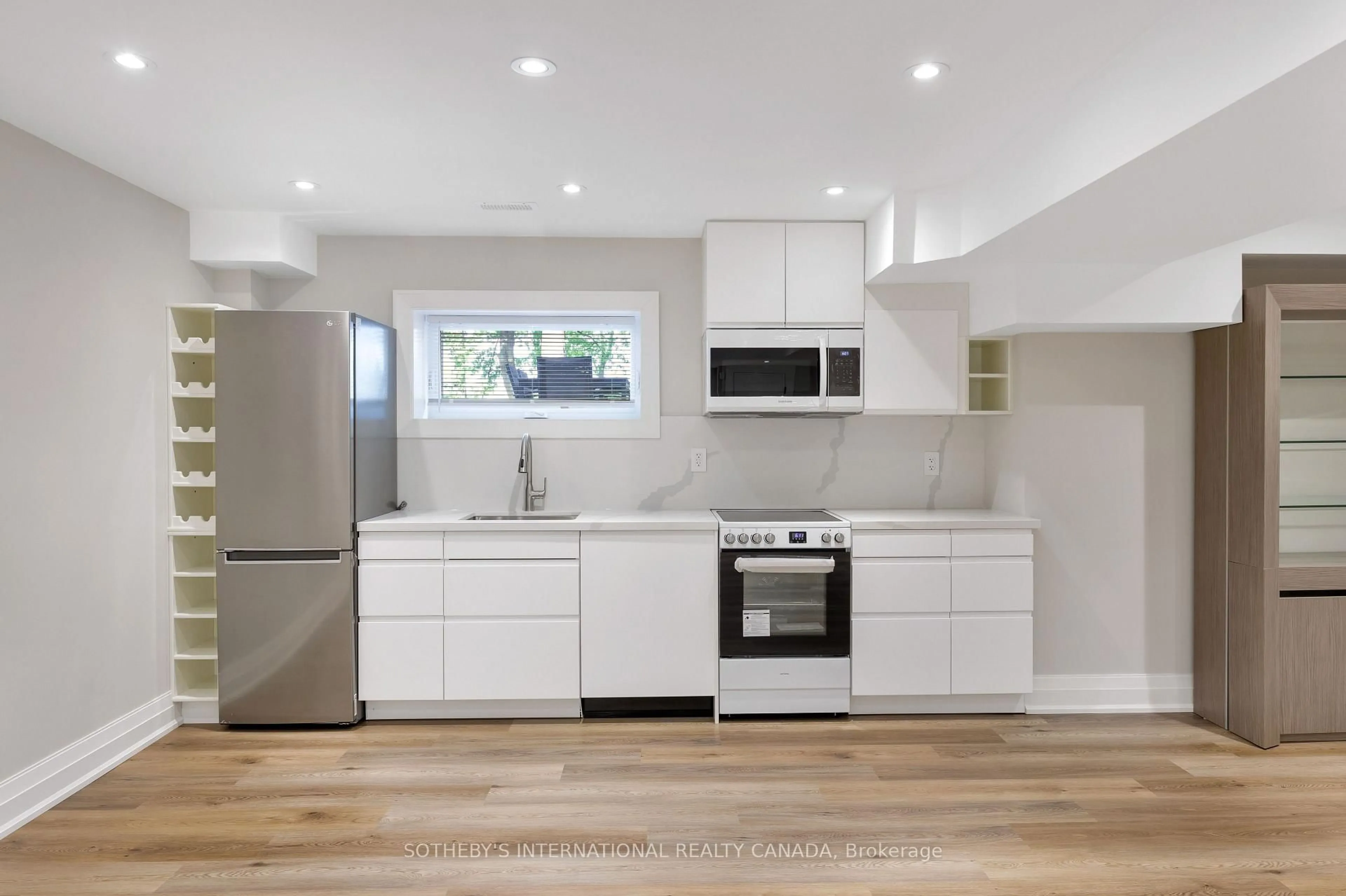 trreb/IMG-W13843924_1cb8fc2f-d442-47b7-bdc2-63e8f4268c3b-l.jpg