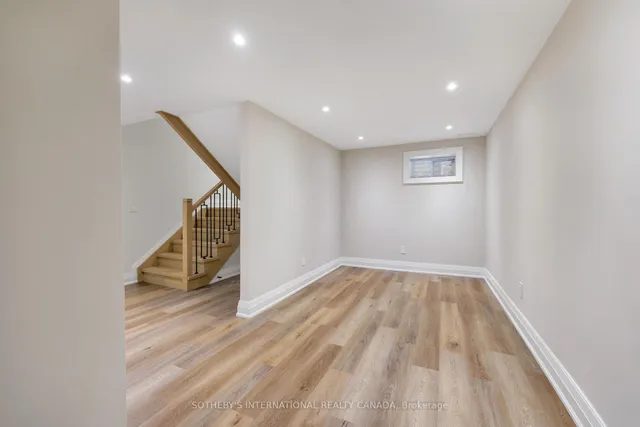 57 Burnhamthorpe Park Blvd, Toronto 4