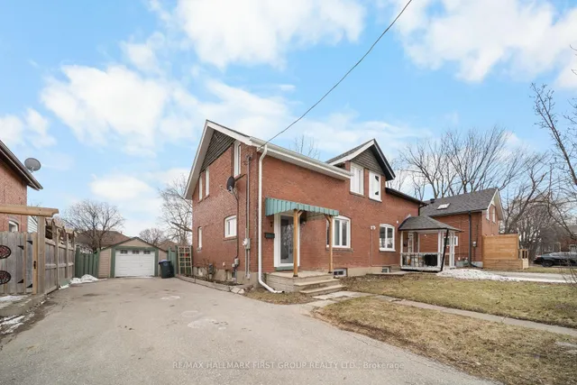 7 Mcmurchy Ave, Brampton 2