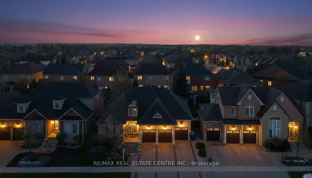 10 Eiffel Blvd, Brampton 2
