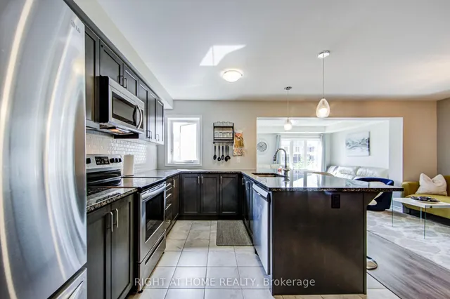 143 Toucan Tr, Oakville 5
