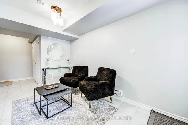 143 Toucan Tr, Oakville 3