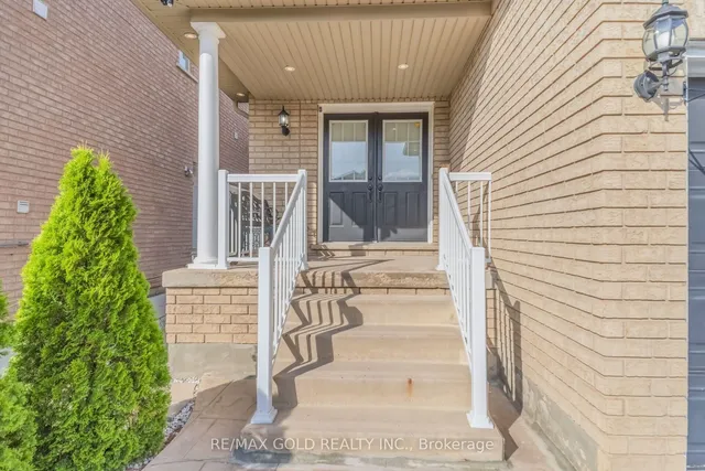 15 Newark Way, Brampton 2