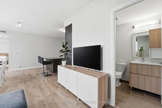 36 Park Lawn Rd #710, Toronto 5