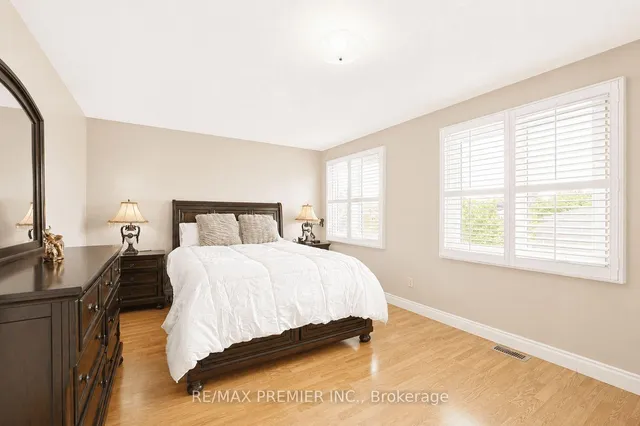 55 Deerpark Cres, Brampton 2
