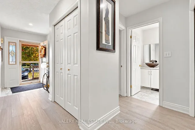 106 Doctor Moore Crt, Halton Hills 4