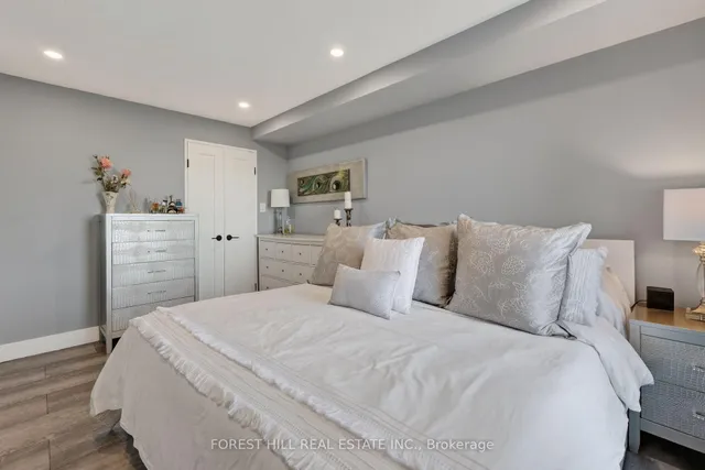 101 Subway Cres #1407, Toronto 5