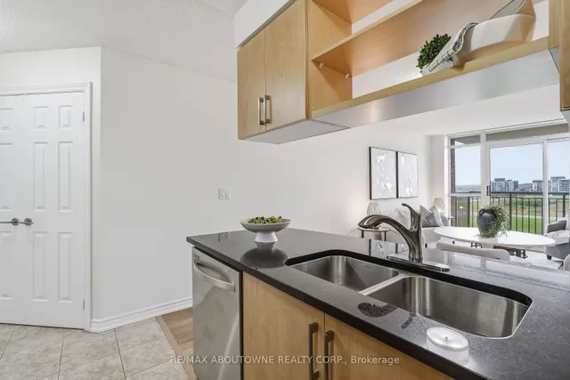 2391 Central Park Dr #709, Oakville 3
