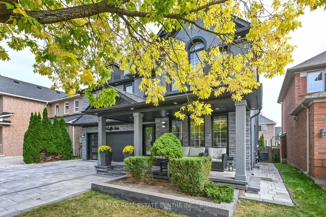 1352 McGuffin Gate, Milton 4