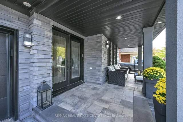 1352 McGuffin Gate, Milton 5