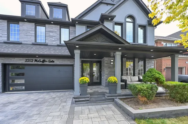 1352 McGuffin Gate, Milton 2