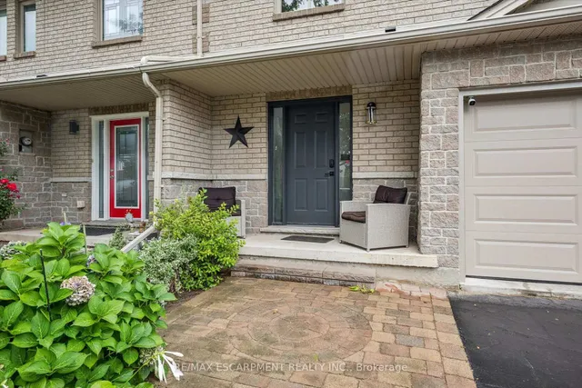 1261 STEPHENSON Dr, Burlington 5