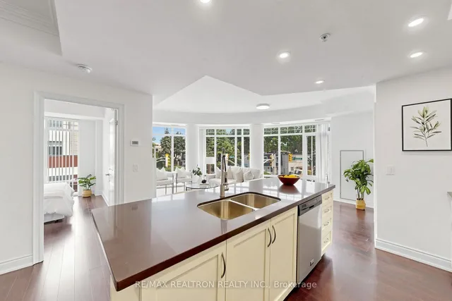 205 Lakeshore Rd #201, Oakville 2