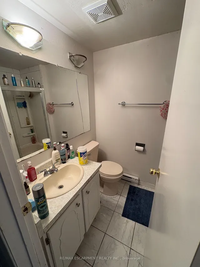 2380 Bromsgrove Rd #4, Mississauga 3