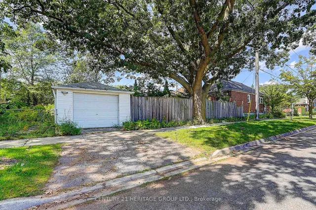441 Rimilton Ave, Toronto 4