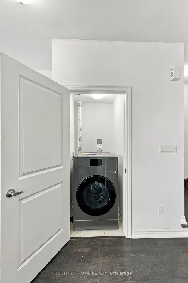 2199 Lillykin St #28, Oakville 4