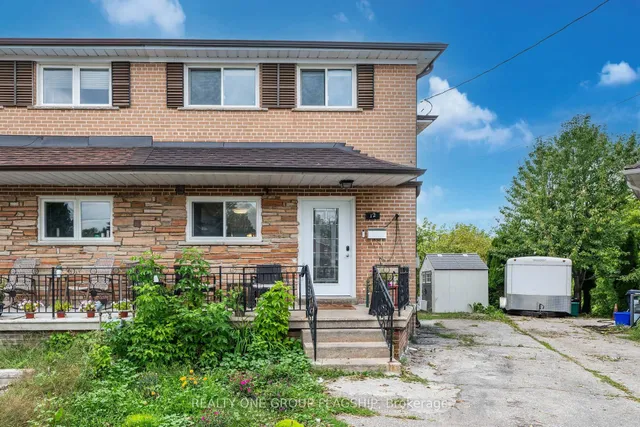 12 Azalea Crt, Toronto 4