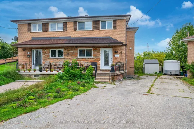 12 Azalea Crt, Toronto 3