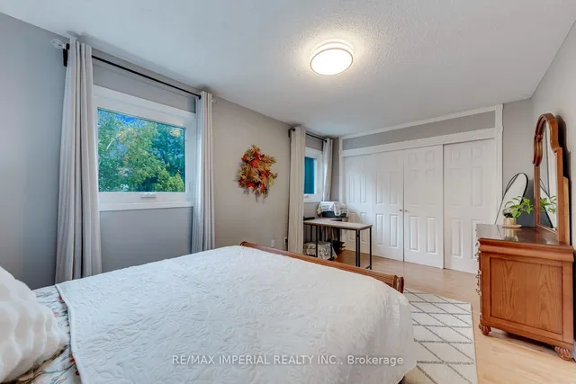 1107 Gable Dr, Oakville 4