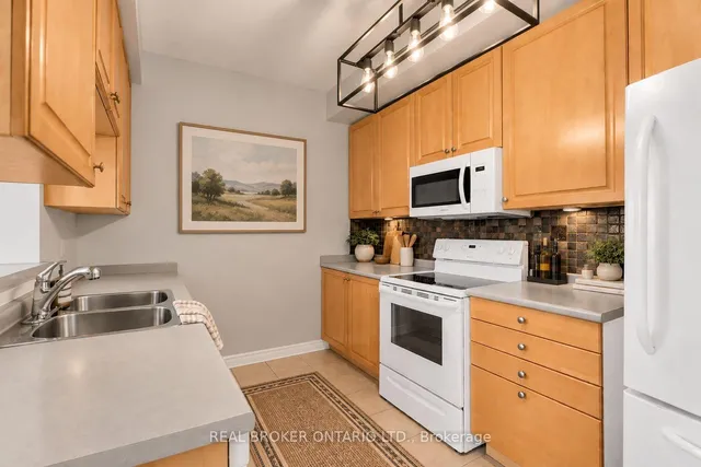 1 Belvedere Crt #405, Brampton 2