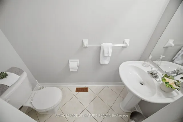 2215 Lapsley Cres, Oakville 2