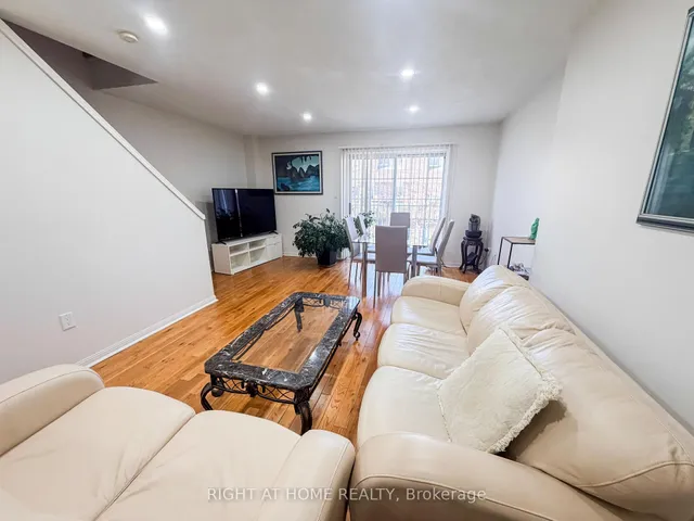 1525 South Parade Crt #28, Mississauga 5