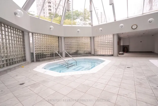 325 Webb Dr #508, Mississauga 2