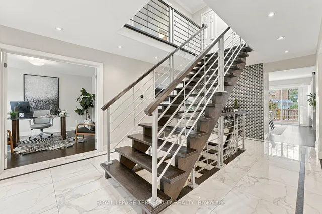3956 Chadburn Cres, Mississauga 5