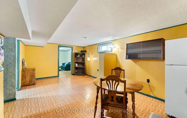22 Almayo Cres, Toronto 3