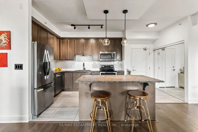 630 Sauve St #113, Milton 4