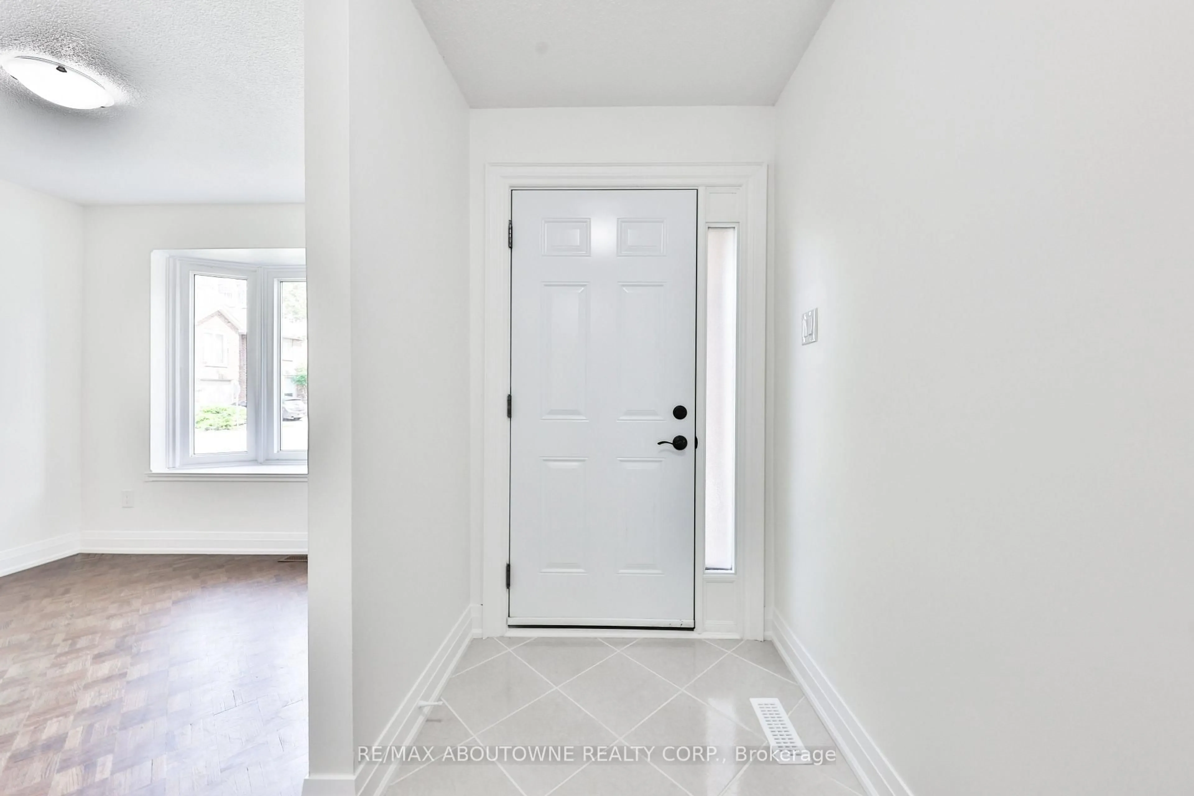 trreb/IMG-W13849004_f8224b73-843d-41ad-9f36-27374ab88a4c-l.jpg
